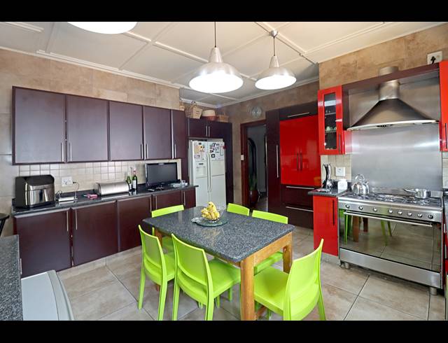 5 BEDROOM FREEHOLD FOR SALE IN LINKSFIELD